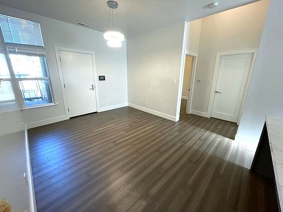 4th image of 3287 Mission St Unit C