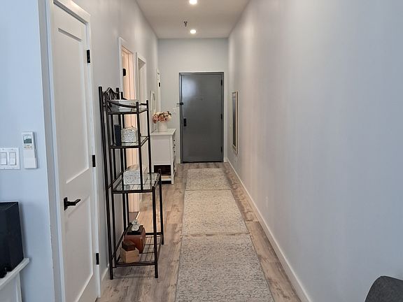 5th image of 627 Main St #303