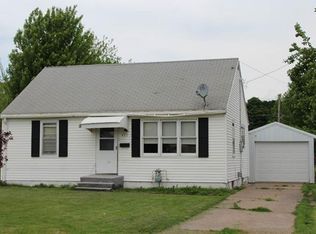 432 E Monroe St, Washington, IA 52353