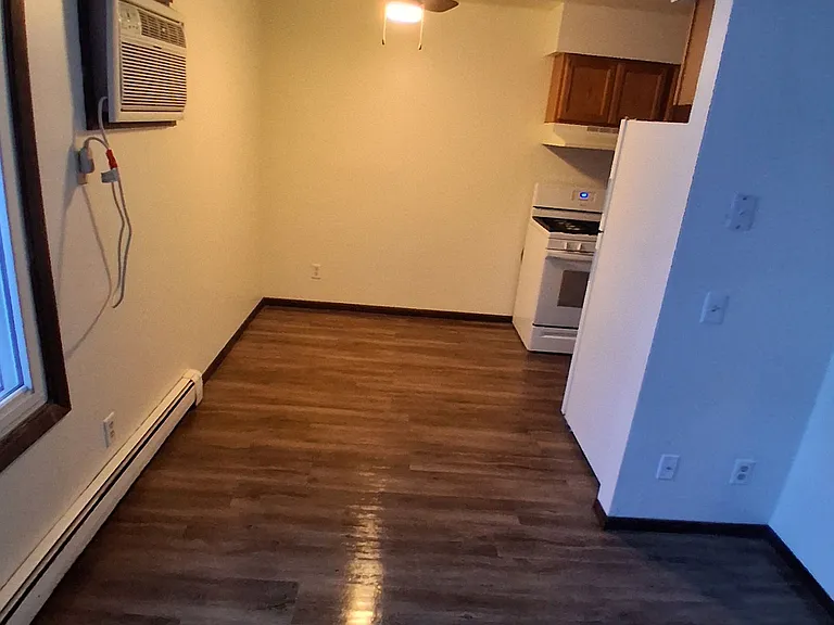 375 Clark St #5 — Photo 16