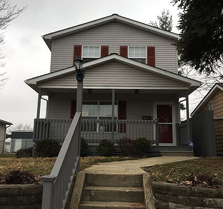 Welcome to a quiet street 