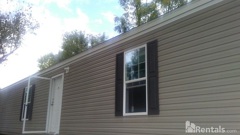 2nd image of 1301 Orchard Ln