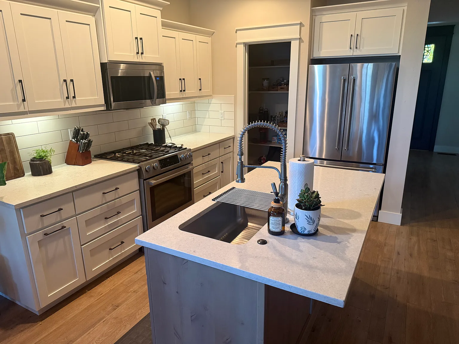 3 bed, 1827 sqft, $1,100 — Photo 4