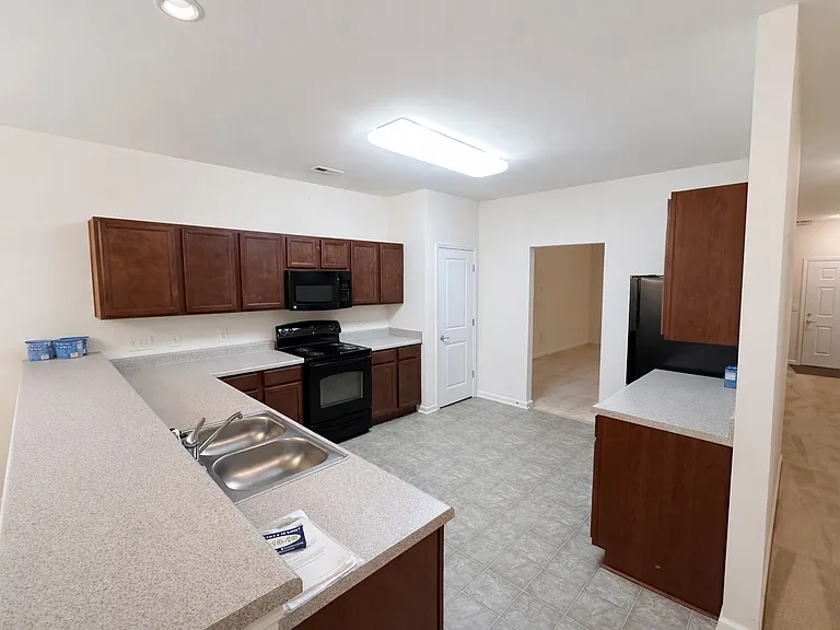 4064 Broadview Ln — Photo 6