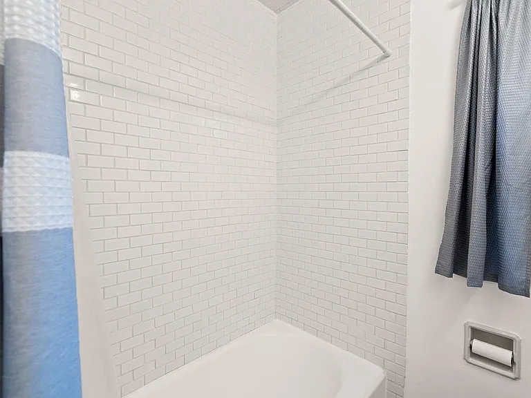 4426 W Irving St — Photo 19