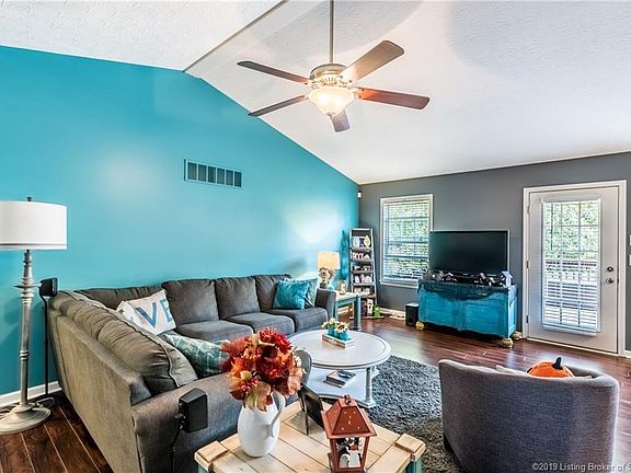 3rd image of 310 Erin Ln