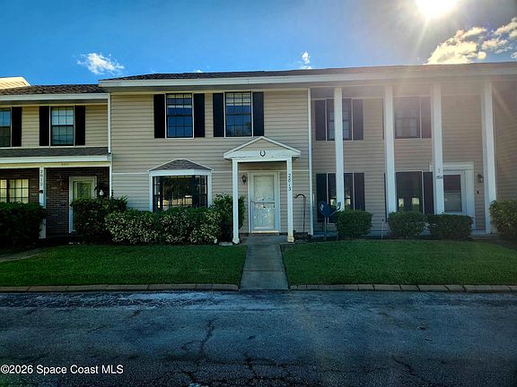 2nd image of 2813 Manor Dr NE