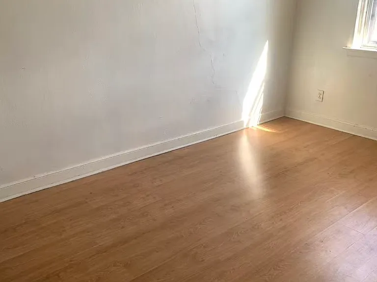 2227 Tyson Ave — Photo 3