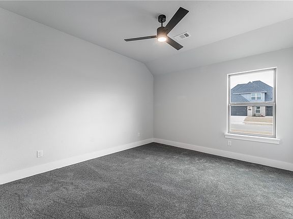 5th image of 4711 W Planetree St