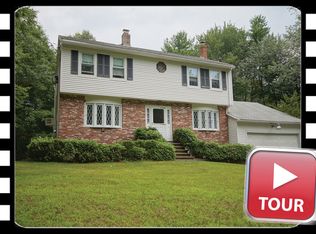 197 Harantis Lake Rd, Chester, NH 03036