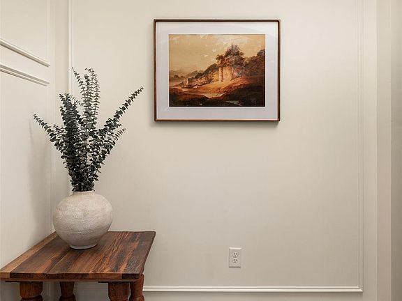 4th image of 4415 Gillis St #1