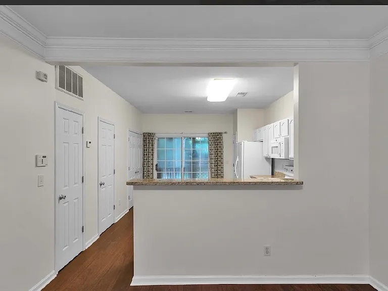 203 Twin Tree Dr — Photo 3