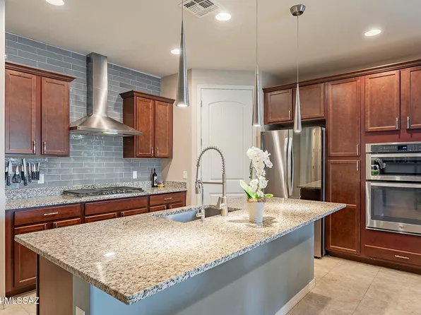 10929 E Roscommon St, Tucson, AZ 85747