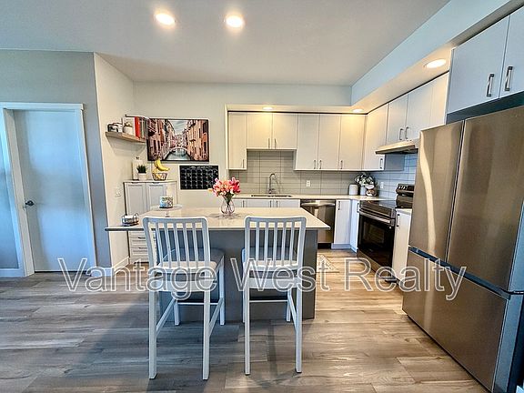 5th image of 1057 Frost Rd #413