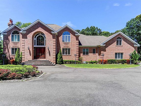 2nd image of 9 Birch Hill Ct