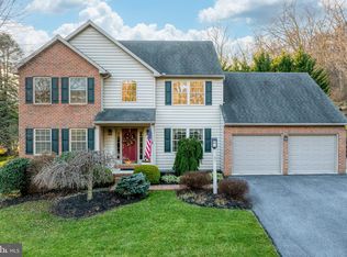 87 Evergreen Rd, Adamstown, PA 19501
