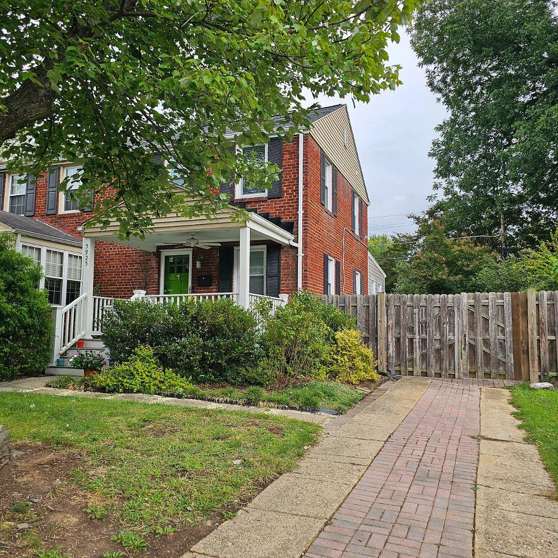 3 bed, 2.0 bath, 1416 sqft, $3,400 — Photo 1
