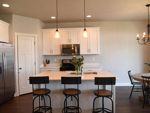 4th image of 4158 N Cresthaven Ln