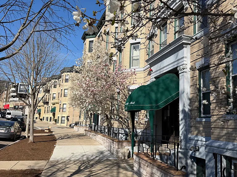 1415 Commonwealth Ave — Photo 9