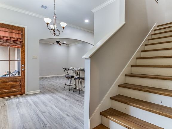5th image of 221 Chimney Rock Blvd