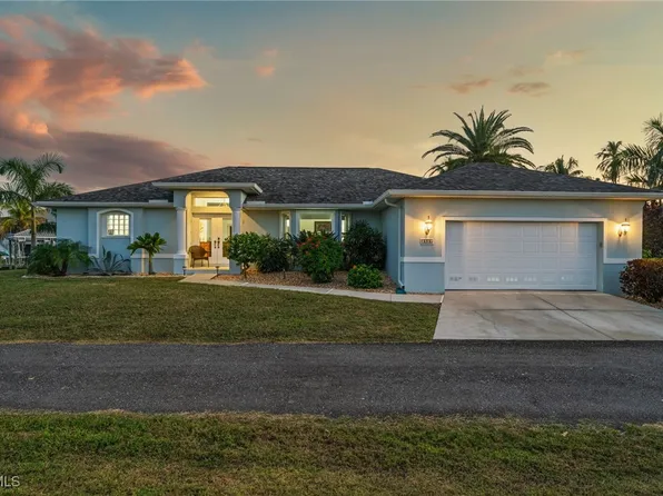 3597 Gondola Ln, Saint James City, FL 33956