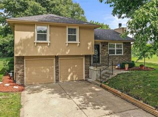 10405 N McGee St, Kansas City, MO 64155