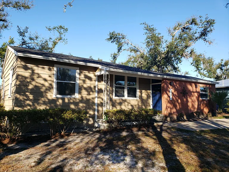 117 N Claire Dr — Photo 5