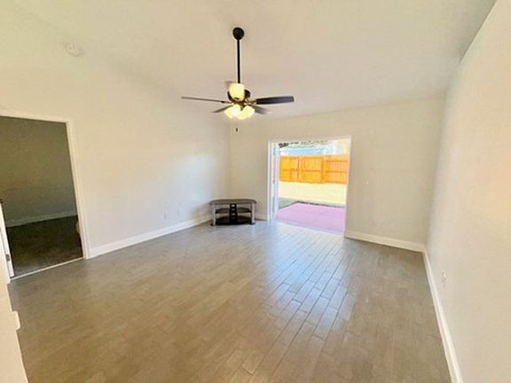 4th image of 118 Kelly Cir