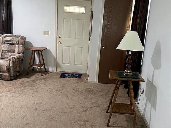 2nd image of 4258 Iroquois St