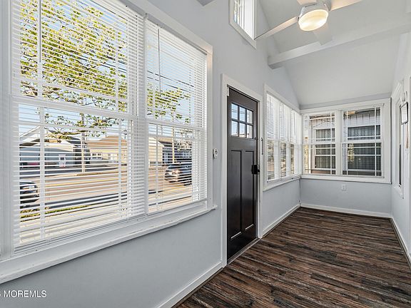 2nd image of 313 Grant Avenue