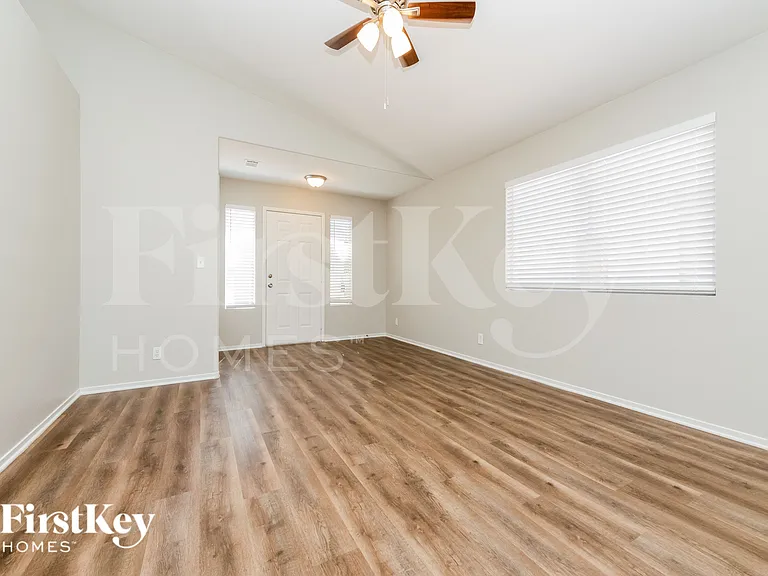 5949 Springmist St — Photo 3