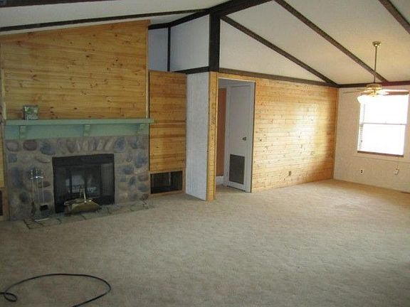 5th image of 4088 Springs Dr