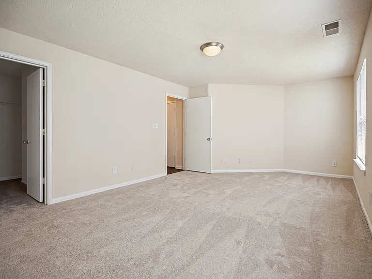 Northridge Crossings — Photo 15