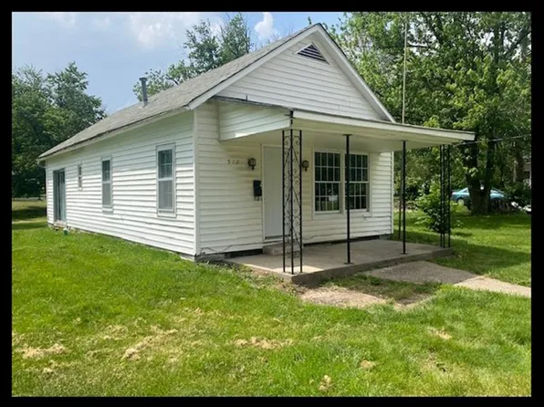 512 S Center St, Shelbina, MO 63468