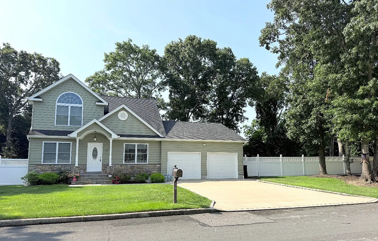 4 bed, 2.5 bath, $4,800 — Photo 2