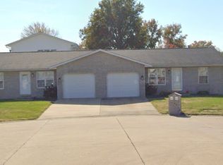 1032 N 9th St #1032, Breese, IL 62230
