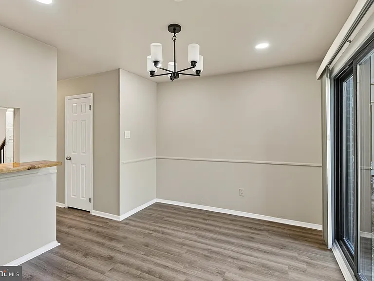 803 Valley Dr — Photo 17