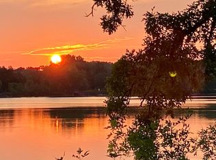 1756 E Shore Dr, Maplewood, MN 55109