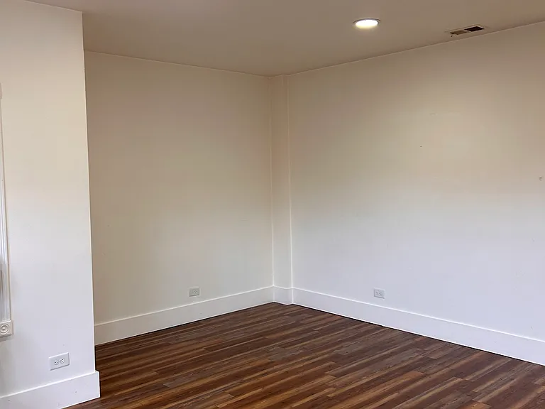 8034 S Eberhart Ave #2 — Photo 7