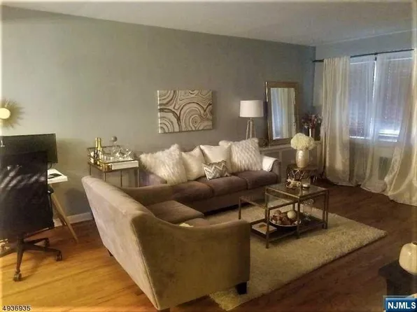 48 Meadowbrook Pl, Maplewood, NJ 07040