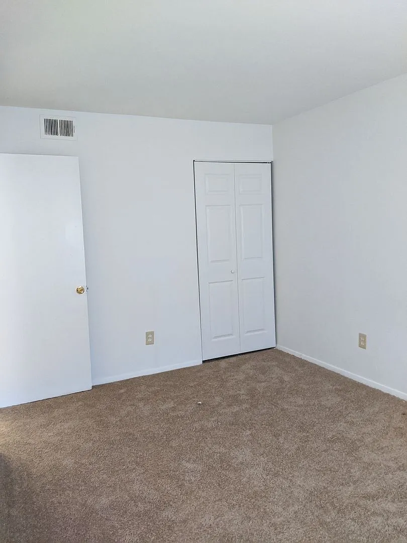 Wickham Square Apartments — Photo 3