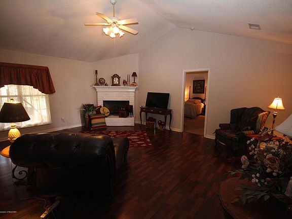 3rd image of 7338 Brentwood Cir