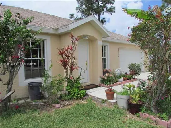 3352 SW Himango St, Port Saint Lucie, FL 34953