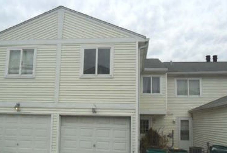 1st image of 315 Meadow Green Ln
