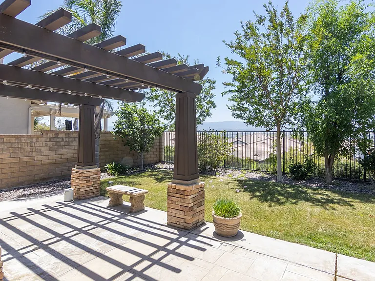 28031 Alta Vista Ave — Photo 32