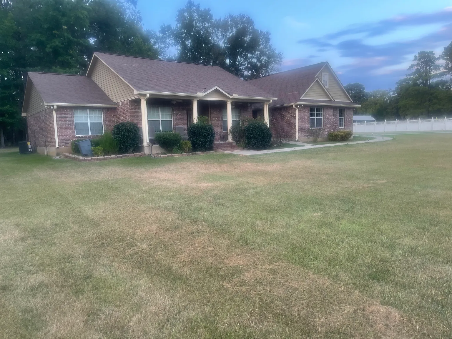 4 bed, 2580 sqft, $3,000 — Photo 3