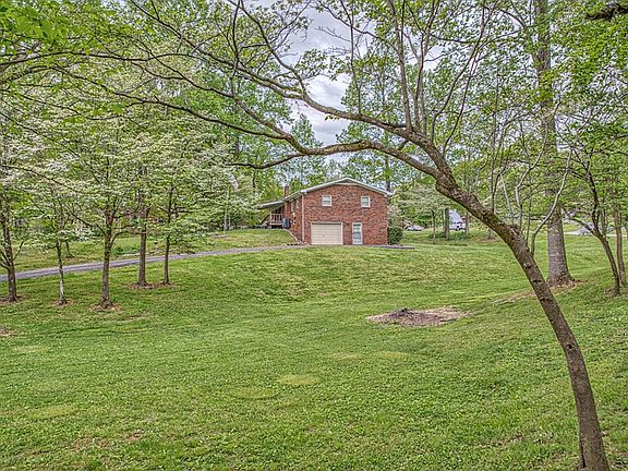 3rd image of 2653 Oakwood Ln