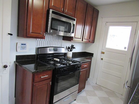 5th image of 3625 Hyde Park Ave