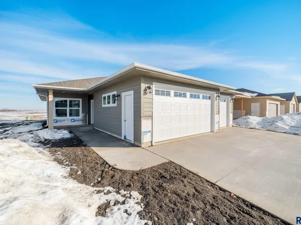 6228 S Flat Creek Ave, Sioux Falls, SD 57108