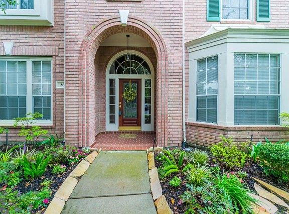 4th image of 2810 Mission Hills Ct